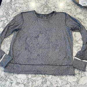 Cute lululemon pullover for sale size 8